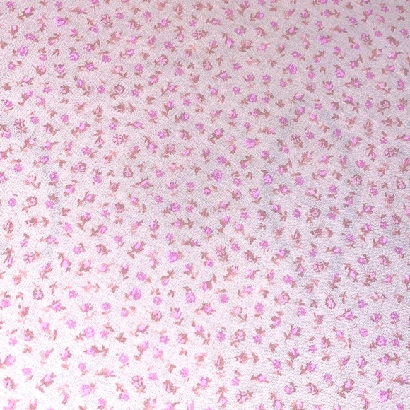 COPY - Pretty soft shades of pink small flower print 💯% Cotton Fabric BY the YA… - Picture 1 of 3
